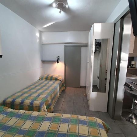 Sea & City Mary'S Residence เอเธนส์ ภายนอก รูปภาพ
